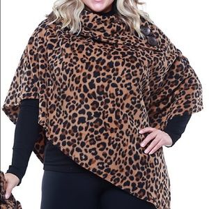 LE MODA Animal Print Poncho